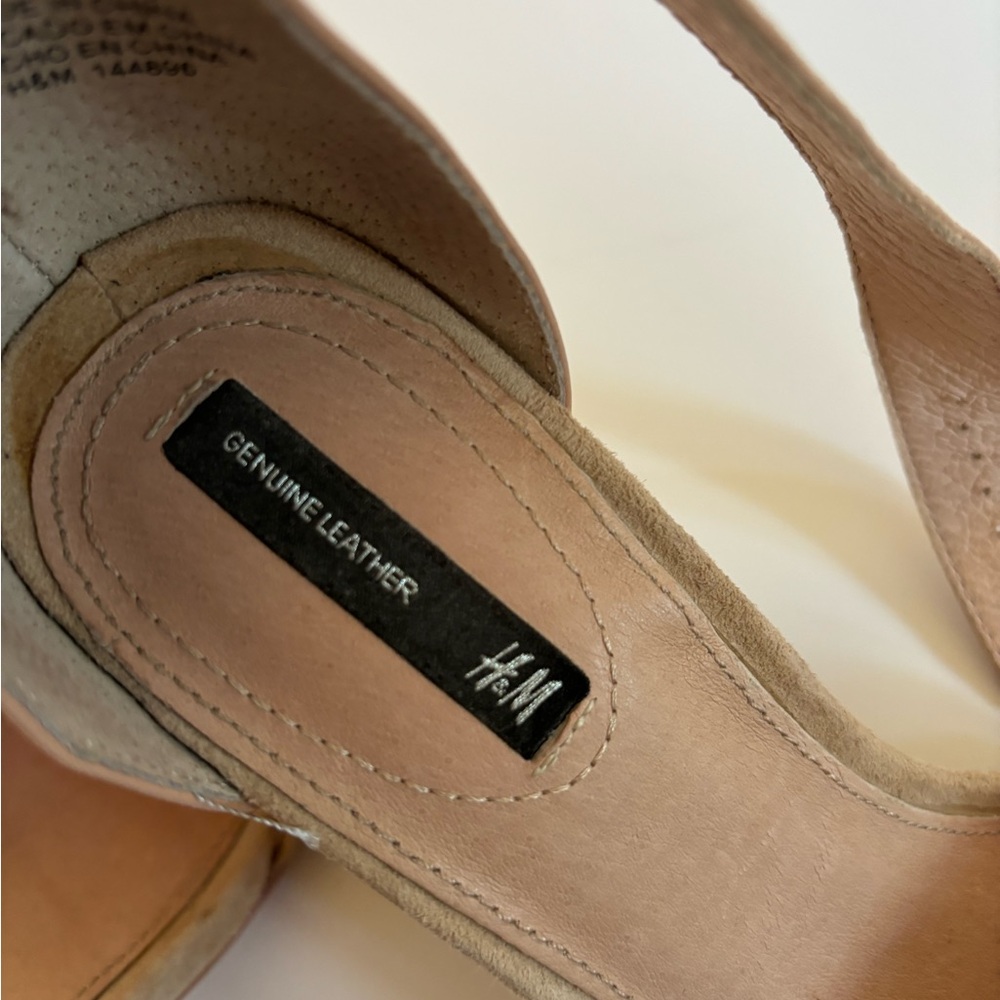 H&M blush leather sandals with 3 1/2 inch block heels and buckled straps Size 6 - Picture 7 of 7